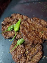 Khyber Restaurant – Peshawari Chapli Kabab with Raita